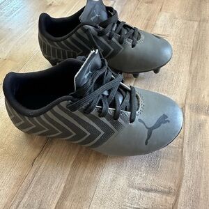 Puma Kids Soccer Cleats -Kids size 10